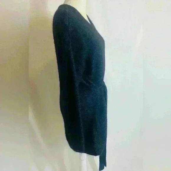 *NWOT* Sexy off the shoulder, tie mohair sweater - Picture 4 of 8